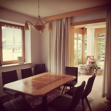 Kampfl Guest house Fuegen