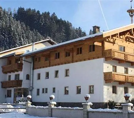 Guest house Kampfl Fuegen